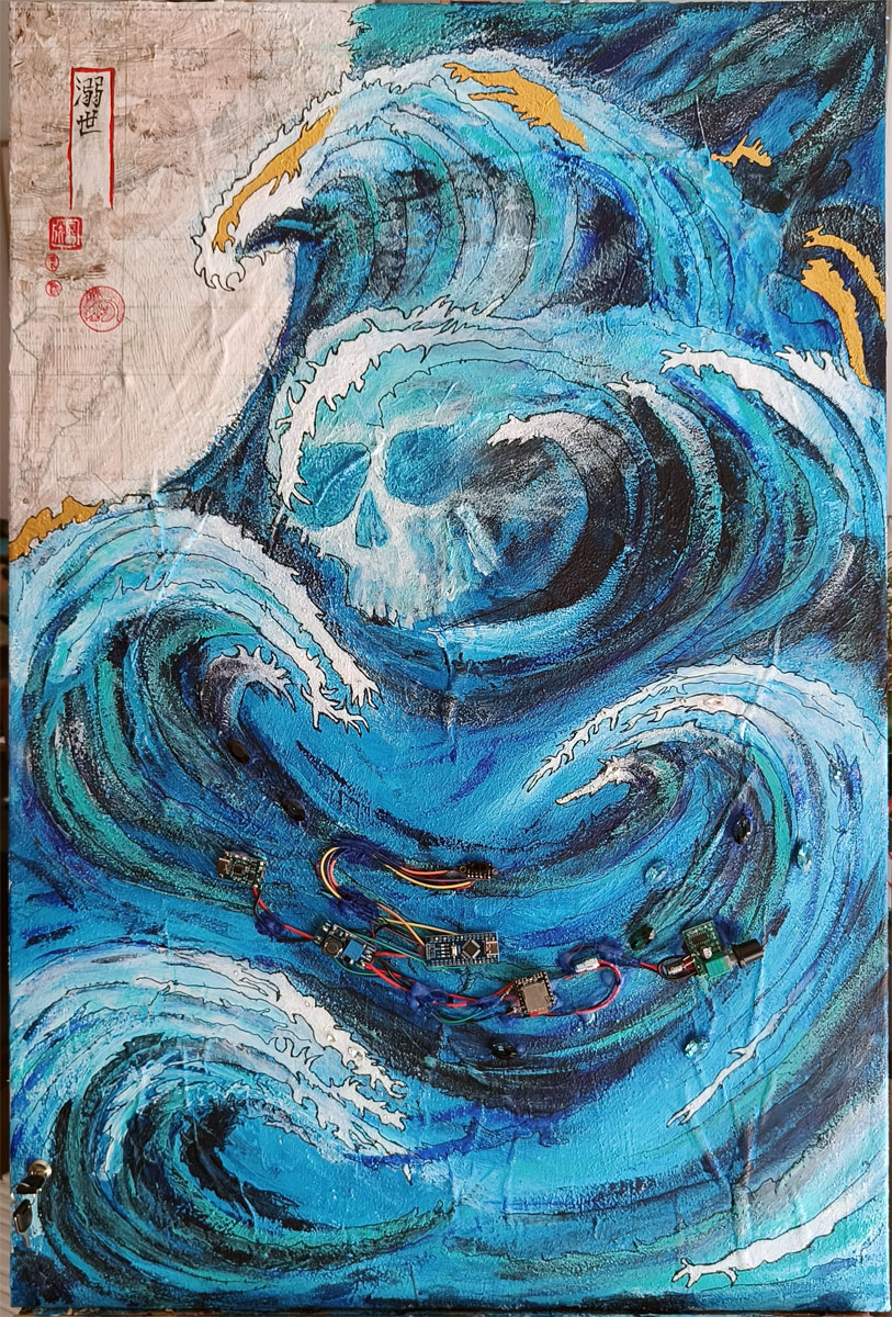 Peinture immersive inspirée des vagues japonaises, où un crâne dissimulé dans l'océan évoque la pollution marine et la disparition progressive du vivant.